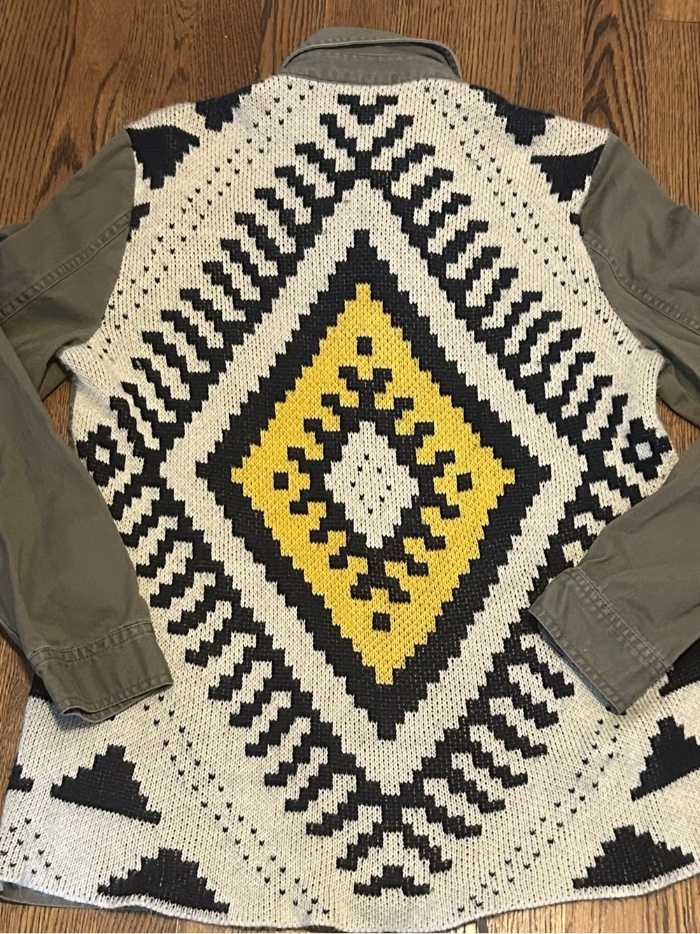 Blu Pepper Cream, Black & Yellow Geometric Knit Vest